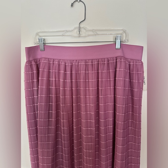On 34th Tulle Mauve Orchid A-Line Midi Skirt Plus Size 1X - Picture 2 of 9